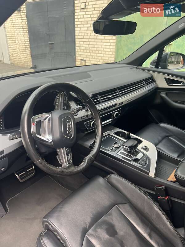 Внедорожник / Кроссовер Audi Q7 2015 в Виннице