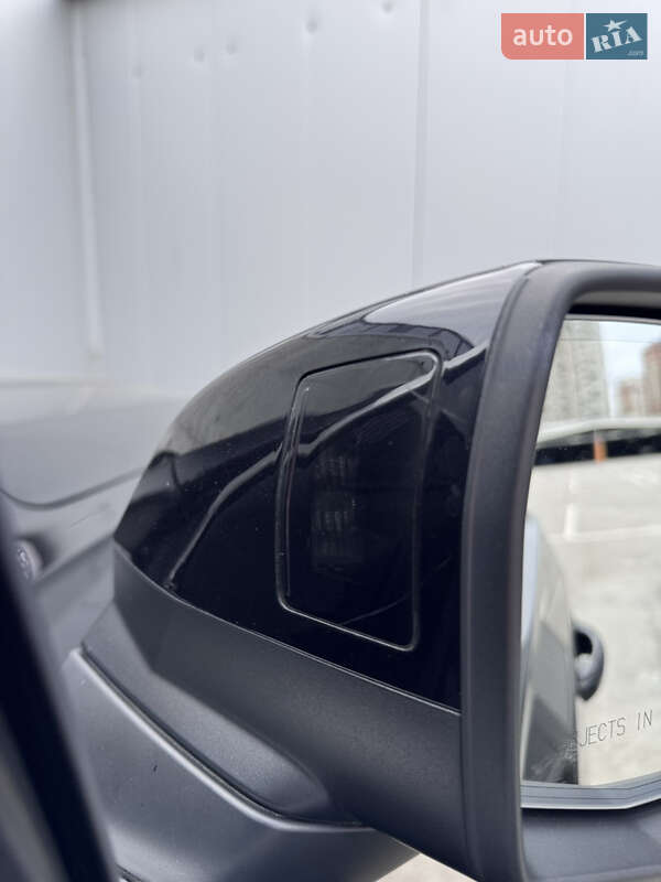 Внедорожник / Кроссовер Audi Q7 2019 в Киеве