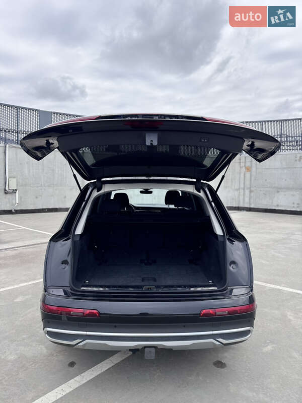 Внедорожник / Кроссовер Audi Q7 2019 в Киеве
