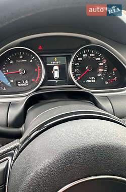 Позашляховик / Кросовер Audi Q7 2012 в 