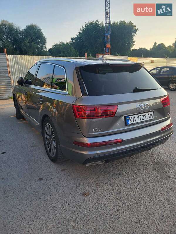 Позашляховик / Кросовер Audi Q7 2015 в Тернополі