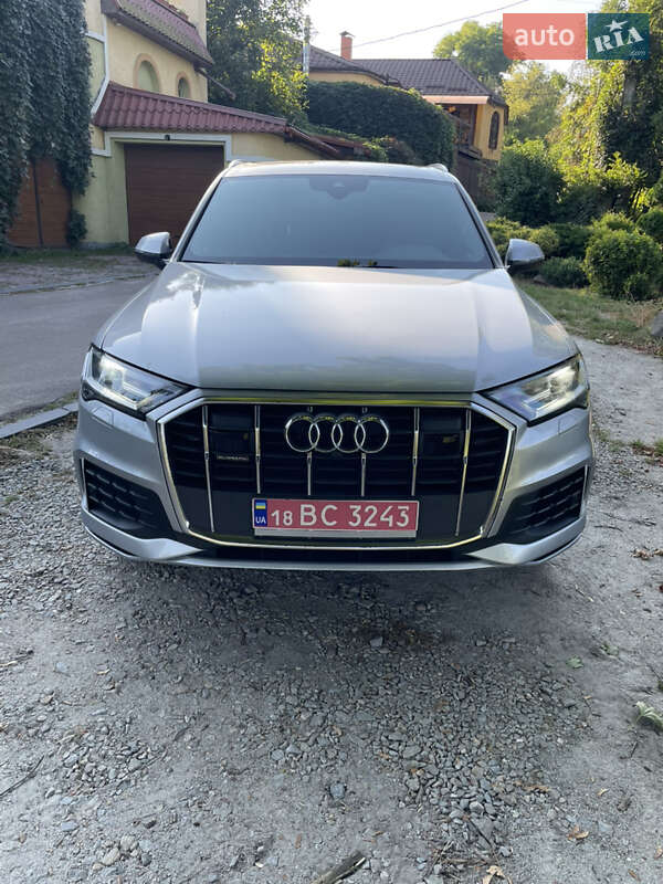 Позашляховик / Кросовер Audi Q7 2021 в Житомирі