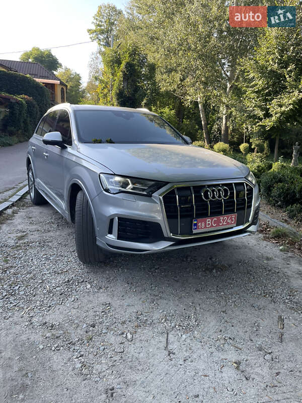 Позашляховик / Кросовер Audi Q7 2021 в Житомирі