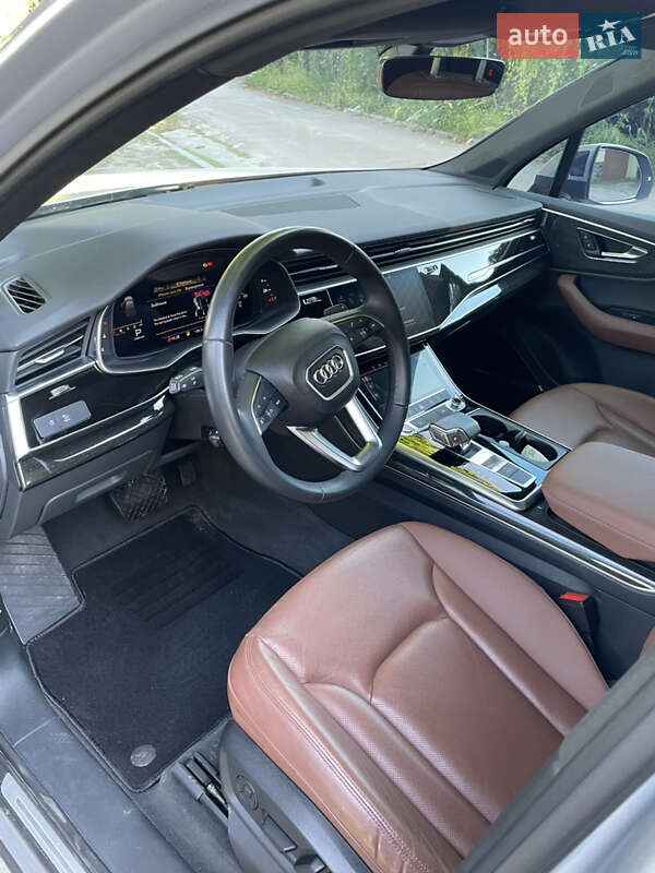 Позашляховик / Кросовер Audi Q7 2021 в Житомирі