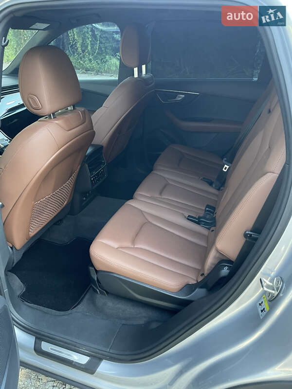 Позашляховик / Кросовер Audi Q7 2021 в Житомирі