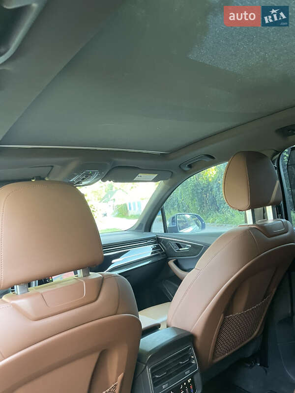 Позашляховик / Кросовер Audi Q7 2021 в Житомирі