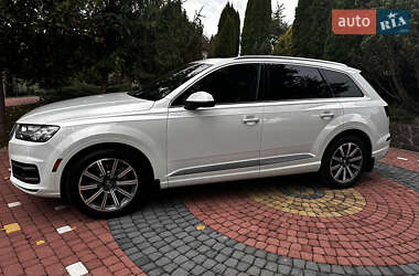 Позашляховик / Кросовер Audi Q7 2017 в 