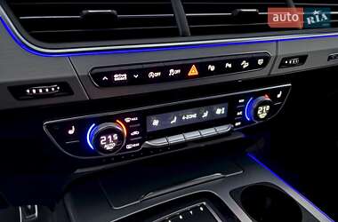 Внедорожник / Кроссовер Audi Q7 2019 в 
