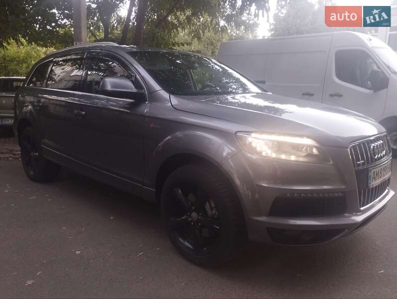 Позашляховик / Кросовер Audi Q7 2013 в Сумах
