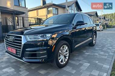 Позашляховик / Кросовер Audi Q7 2017 в 