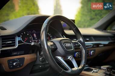 Позашляховик / Кросовер Audi Q7 2017 в 