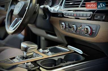 Позашляховик / Кросовер Audi Q7 2017 в 