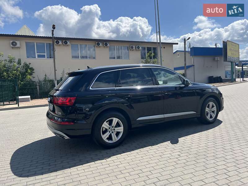 Позашляховик / Кросовер Audi Q7 2016 в Житомирі