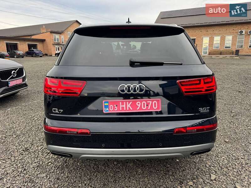 Позашляховик / Кросовер Audi Q7 2017 в Луцьку