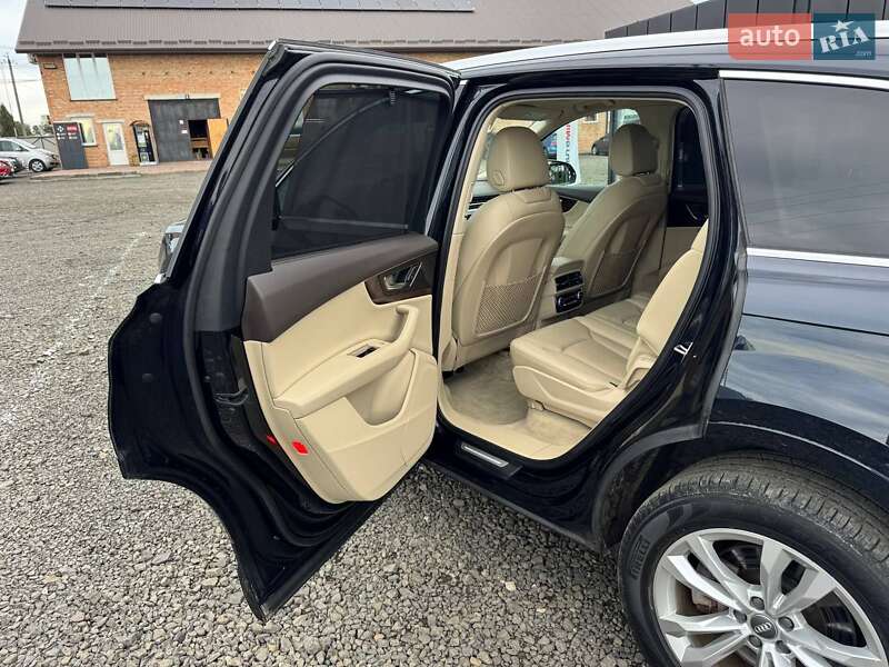 Позашляховик / Кросовер Audi Q7 2017 в Луцьку