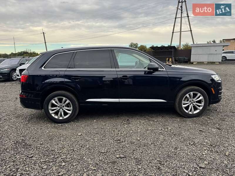 Позашляховик / Кросовер Audi Q7 2017 в Луцьку