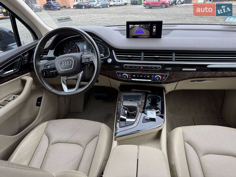Позашляховик / Кросовер Audi Q7 2017 в Луцьку