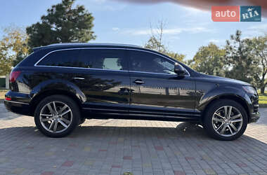 Позашляховик / Кросовер Audi Q7 2011 в 