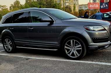 Позашляховик / Кросовер Audi Q7 2010 в 
