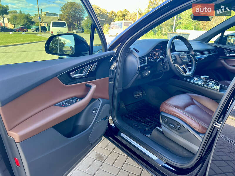 Позашляховик / Кросовер Audi Q7 2018 в Житомирі