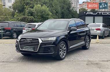 Позашляховик / Кросовер Audi Q7 2017 в 
