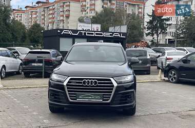 Позашляховик / Кросовер Audi Q7 2017 в 