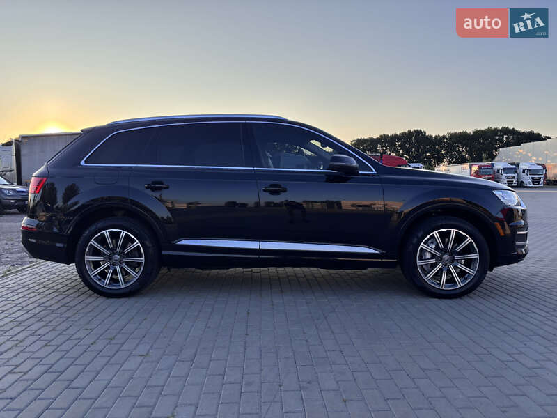 Внедорожник / Кроссовер Audi Q7 2017 в Черкассах