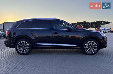 Позашляховик / Кросовер Audi Q7 2017 в 