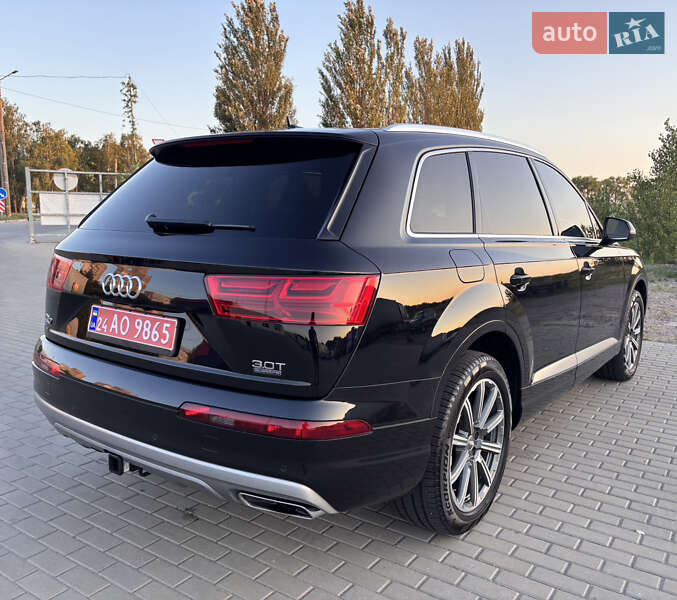 Внедорожник / Кроссовер Audi Q7 2017 в Черкассах