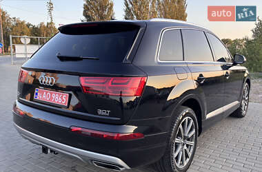 Позашляховик / Кросовер Audi Q7 2017 в 