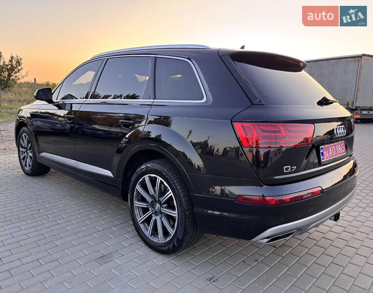 Внедорожник / Кроссовер Audi Q7 2017 в Черкассах