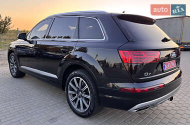 Позашляховик / Кросовер Audi Q7 2017 в 