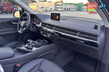 Позашляховик / Кросовер Audi Q7 2017 в 