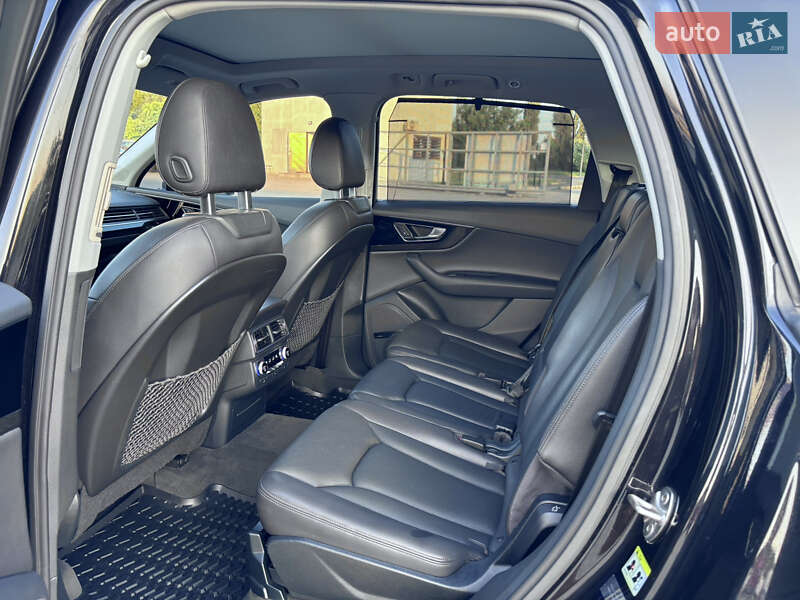 Внедорожник / Кроссовер Audi Q7 2017 в Черкассах