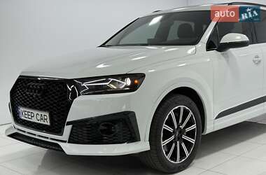 Позашляховик / Кросовер Audi Q7 2018 в 