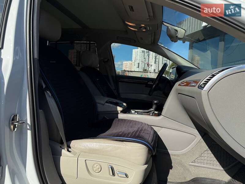 Внедорожник / Кроссовер Audi Q7 2013 в Киеве