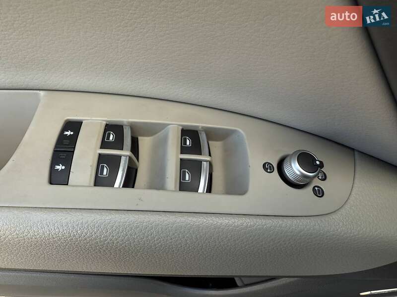 Внедорожник / Кроссовер Audi Q7 2013 в Киеве