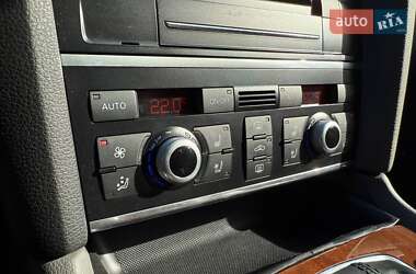 Позашляховик / Кросовер Audi Q7 2013 в 