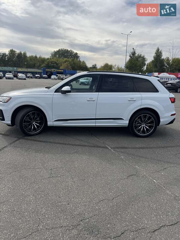 Позашляховик / Кросовер Audi Q7 2021 в Києві