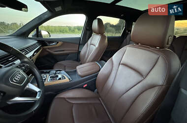 Позашляховик / Кросовер Audi Q7 2016 в 