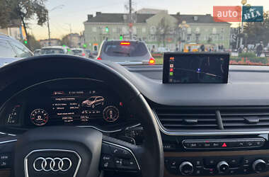Позашляховик / Кросовер Audi Q7 2016 в 