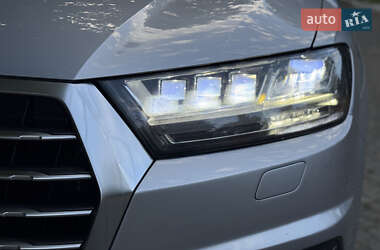 Внедорожник / Кроссовер Audi Q7 2016 в 
