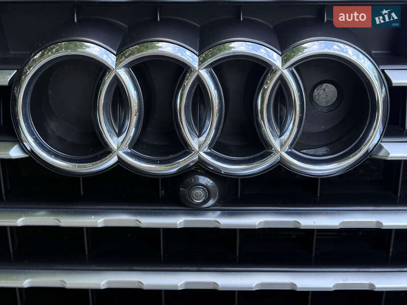 Позашляховик / Кросовер Audi Q7 2016 в Чернівцях