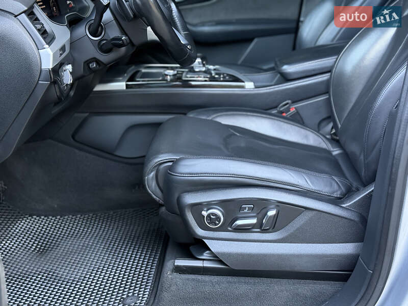 Позашляховик / Кросовер Audi Q7 2016 в Чернівцях