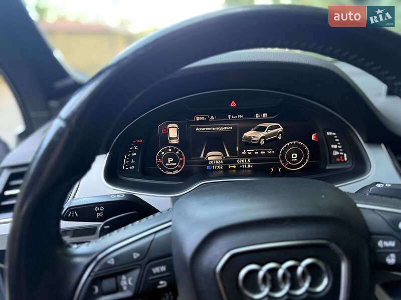 Позашляховик / Кросовер Audi Q7 2016 в Чернівцях