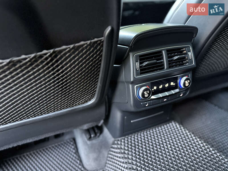 Позашляховик / Кросовер Audi Q7 2016 в Чернівцях
