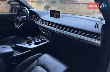 Внедорожник / Кроссовер Audi Q7 2016 в 