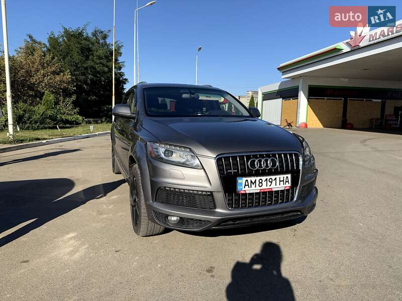 Внедорожник / Кроссовер Audi Q7 2013 в Сумах