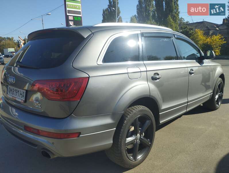 Внедорожник / Кроссовер Audi Q7 2013 в Сумах
