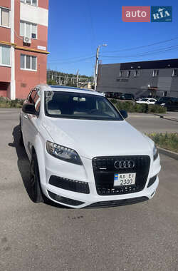 Позашляховик / Кросовер Audi Q7 2012 в 